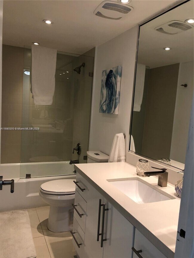 Photo - 5151 Collins Ave Unit 923