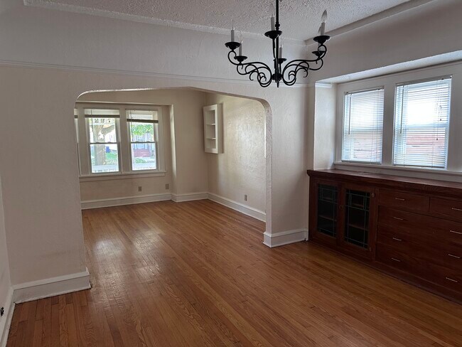 Photo - 3251 S Springfield Ave Unit 3251