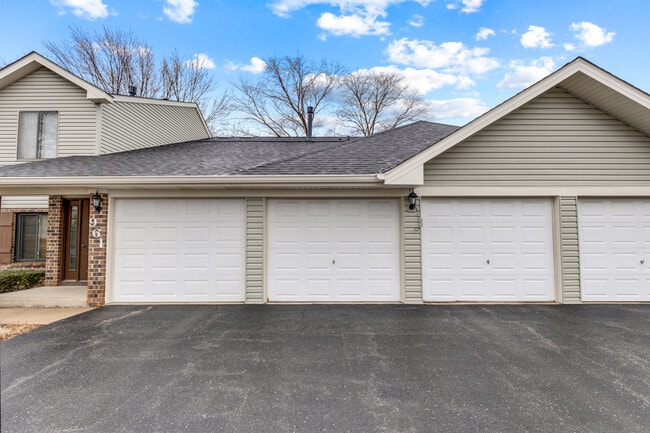 Photo - 961 Cumberland Ct Unit A2