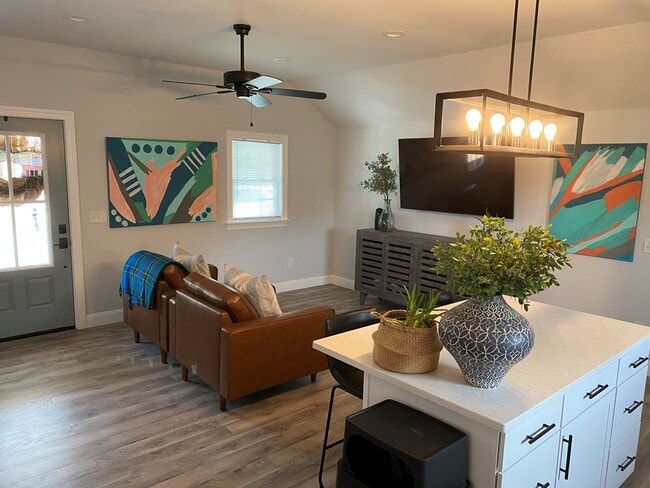 Photo - 21179 Savage St