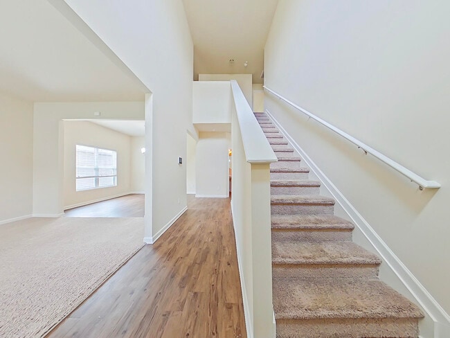 Photo - 156 Sims Ct