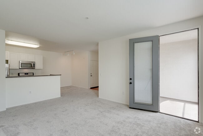 1BR, 1BA - 724SF