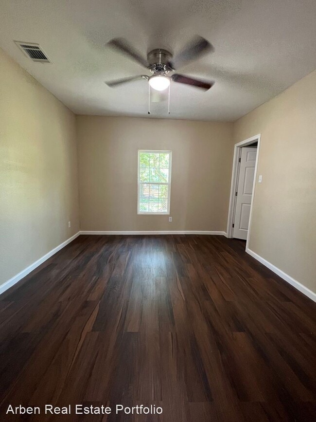 Photo - 3 br, 1 bath House - 937 13th St