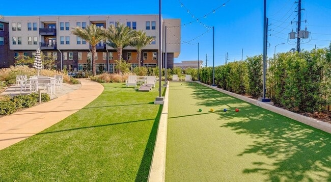 Photo - 23233 Western Centre Dr Unit A1