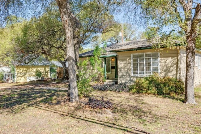 Building Photo - 1604 E 32nd St