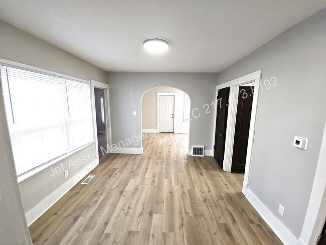 Photo - Beautifully updated 2 bedroom home for rent!