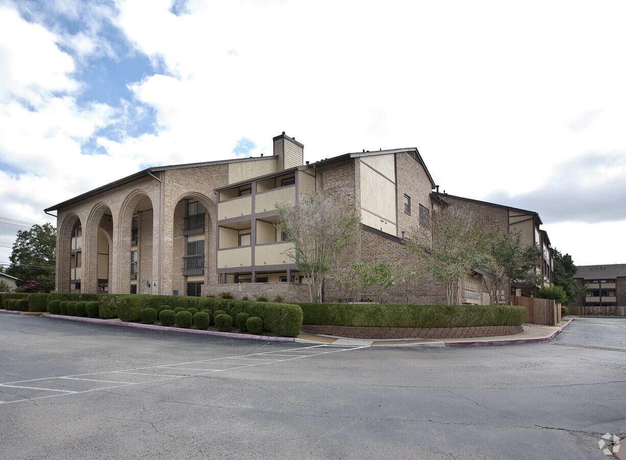 Village Christian Apartments - Village Christian Apartments