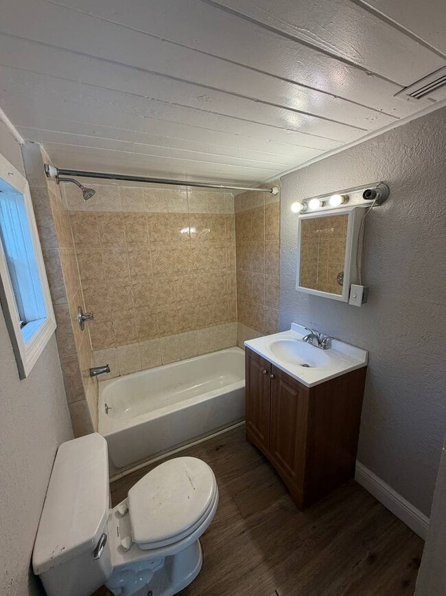 Photo - Charming 2 bedroom, 2 bathroom home
