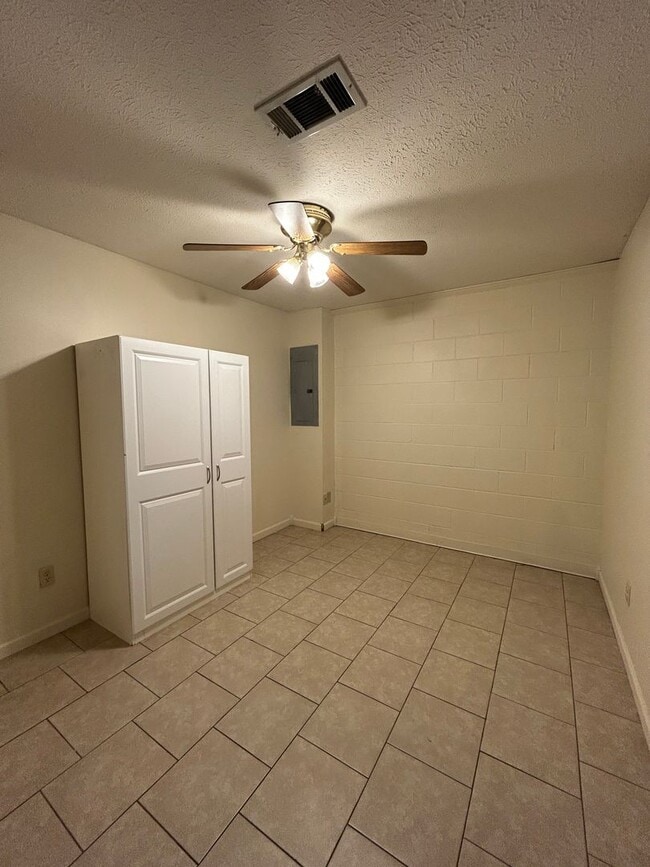 Photo - 208 Tyler Rd