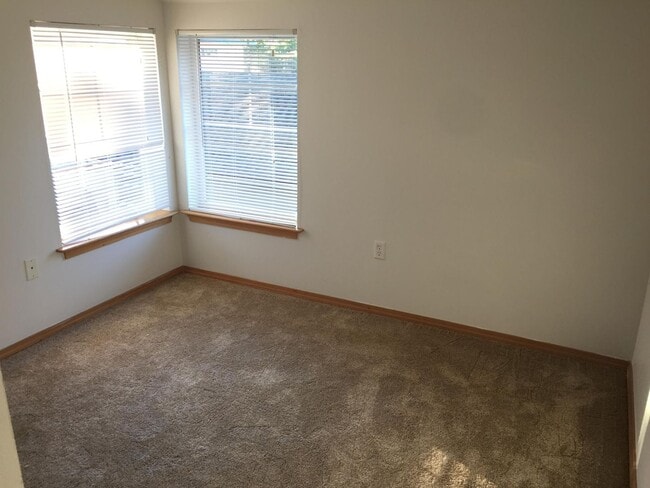 Photo - Beautiful 3 beds/ 2 bath townhome for rent !