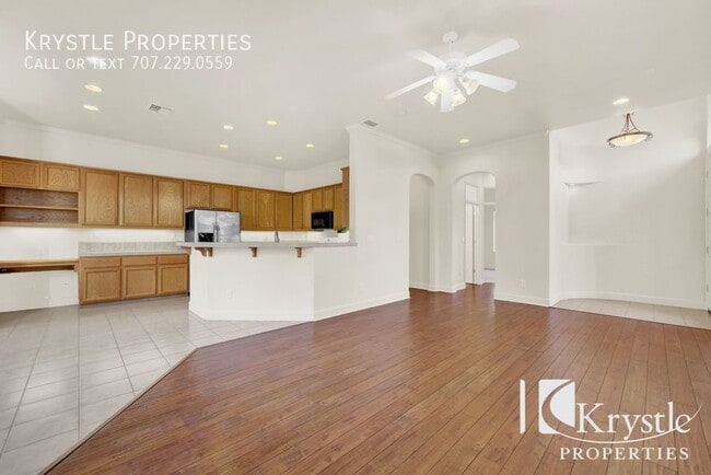 Photo - Gorgeous condo in beautiful Tiara gated co...