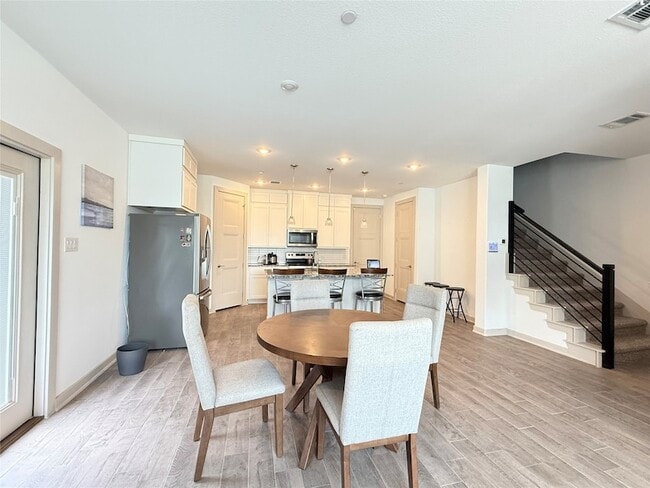 Photo - 555 Eiseley Dr
