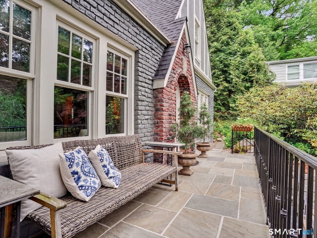 Photo - 46 Valleywood Rd
