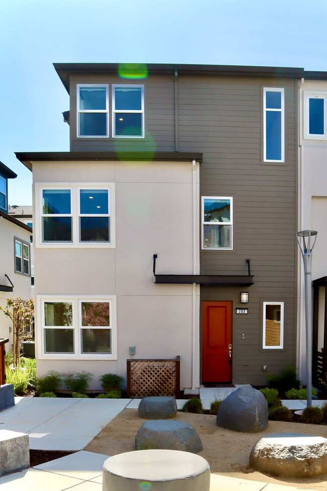 Photo - Gorgeous 3-story Townhome Available for Re...