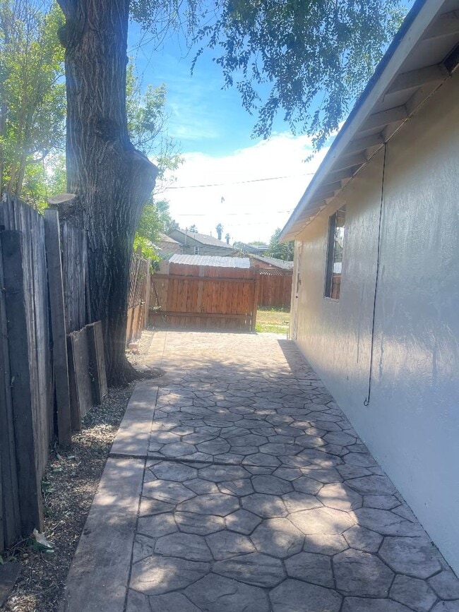 Photo - 669 Adagio Way