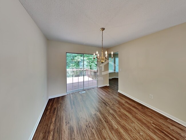 Photo - 5745 Newnan Cir