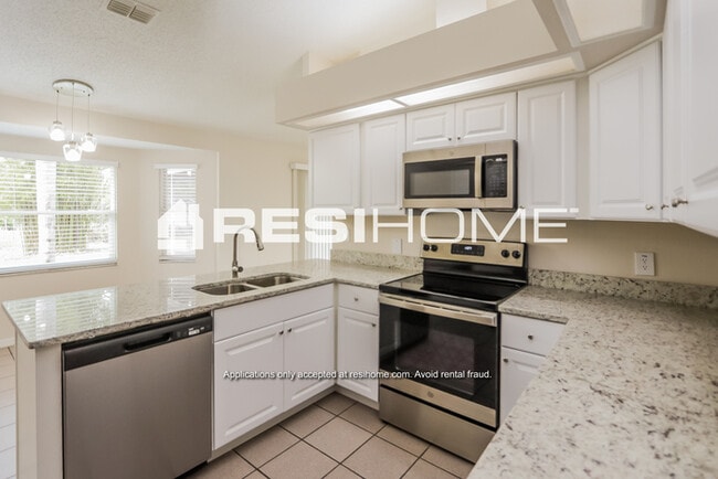Photo - 8000 Glenridge Loop W