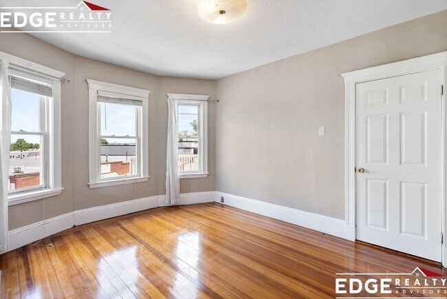 Building Photo - 73 Neponset Ave Unit 3 Rental