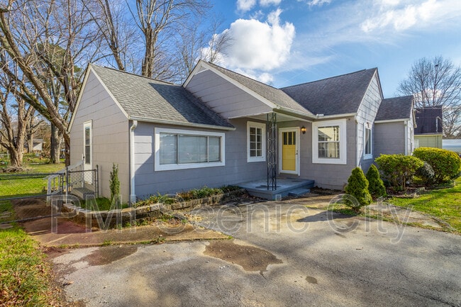 Photo - 210 Chickamauga Rd