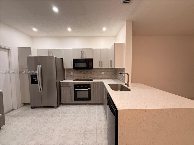 Photo - 2078 Madeira Dr