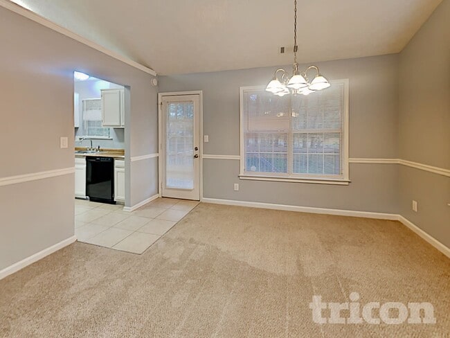 Photo - 641 Delay Way