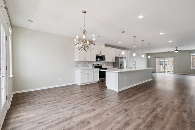 Photo - 6939 Stoddert Ln Condo