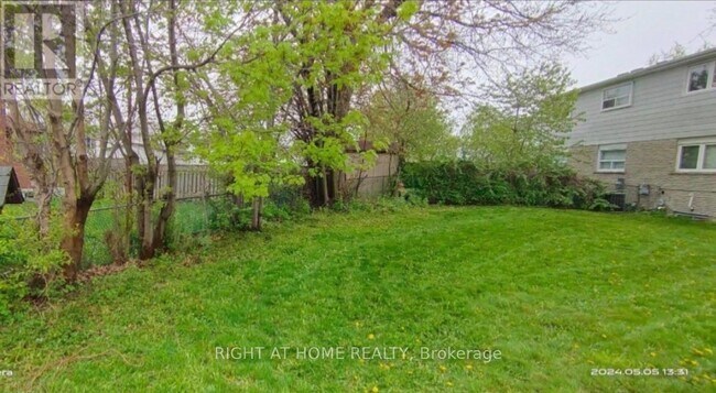 Photo - 783 Consort Crescent