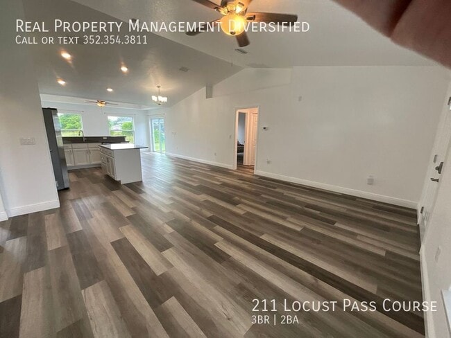 Photo - 211 Locust Pass Crse