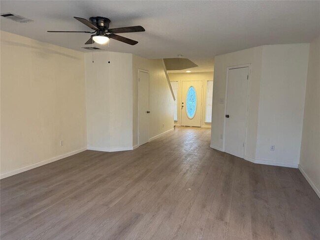 Photo - 1514 Clearview Loop