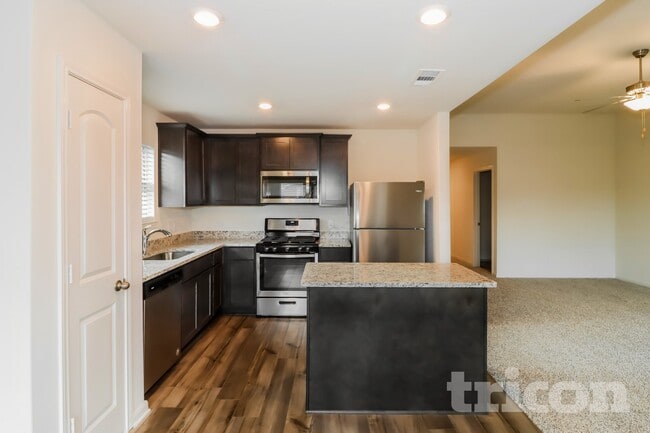 Photo - 204 Micah Ln