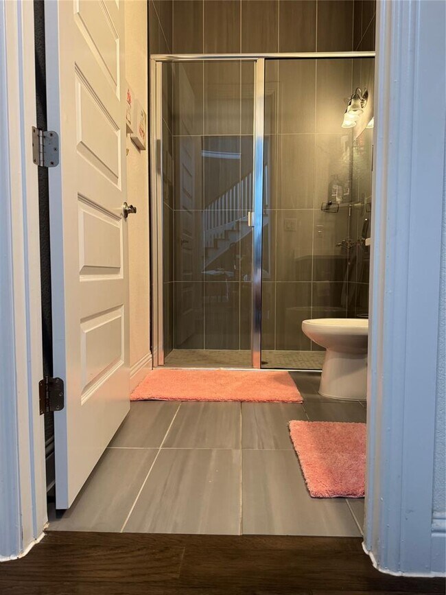Photo - 134 Roseheath Ln