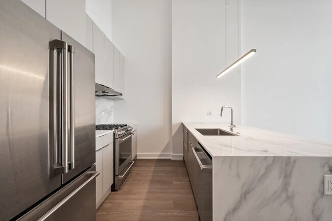 Photo - 728 Waukegan Rd