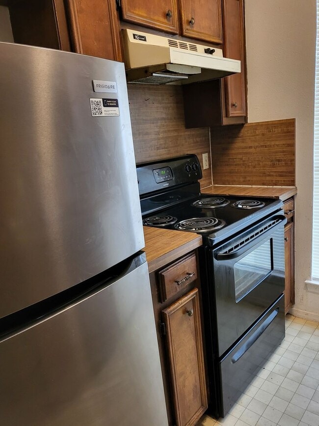 Photo - 2716 St George Pl