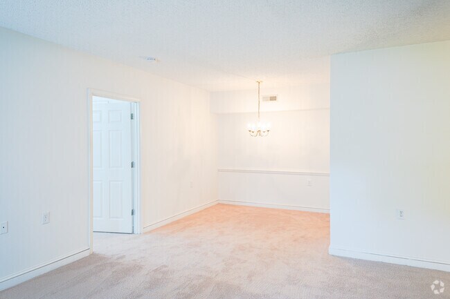 2BR, 2BA - Hermitage Manor