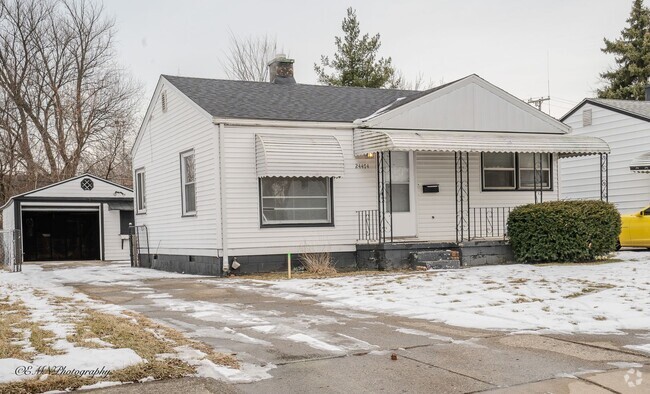 Building Photo - Two bedroom updated ranch Rental