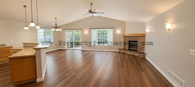 Photo - 3 Bedroom 2 Bath House - Near Emily Dickinson School
