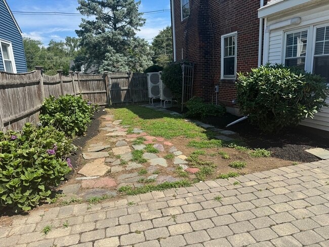 Photo - 322 Lowell St