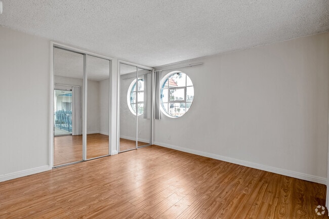 2BD, 2BA - 1,000SF - Second Bedroom