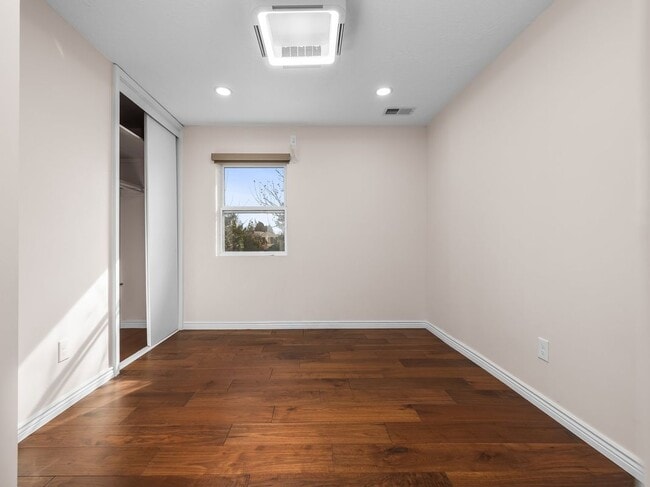 Photo - 2885 E LORAN Dr