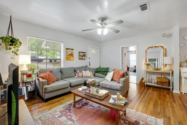 Photo - 209 Edwards St