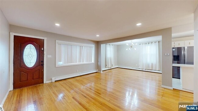 Building Photo - 40 Howard St