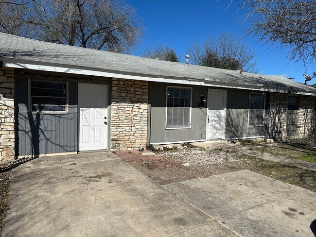 115 Meadow Trail Dr