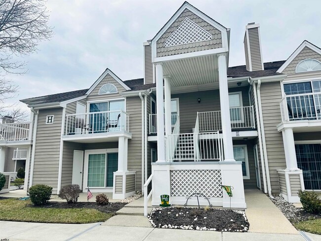 Building Photo - 550 Central Ave Unit H1