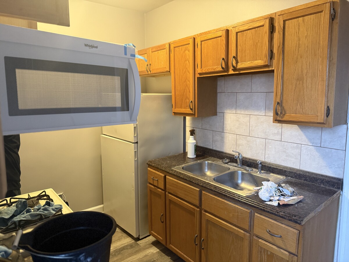 Photo - 1348 W 83rd St