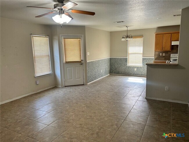 Photo - 604 Redbud Dr