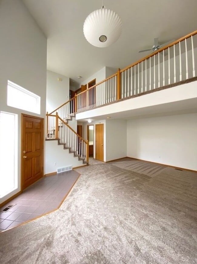 Photo - Large 3 Bedroom, 2.5 Bath Townhome with 2 car attached garage in Northwest Loveland, CO