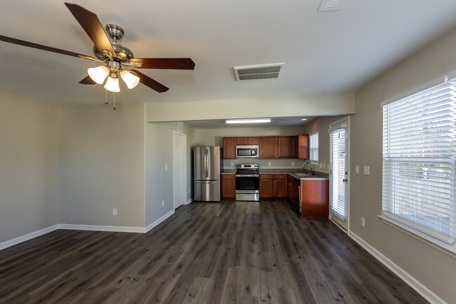 Photo - 913 Cassidy Dr