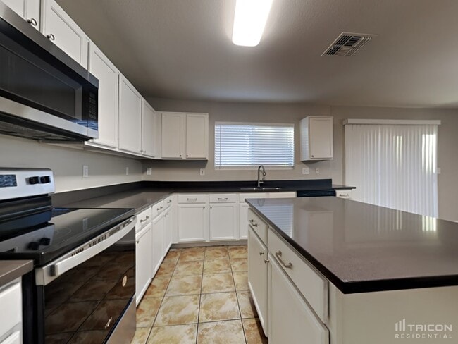 Photo - 16959 W Central St
