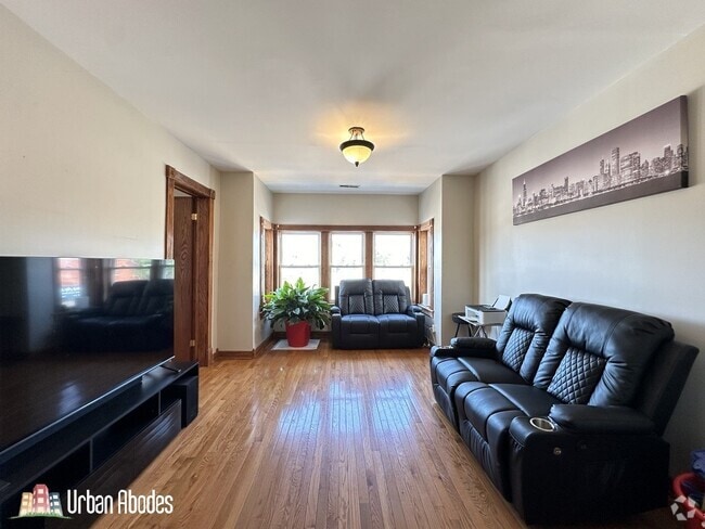 Building Photo - 3532 N Elston Ave Unit A00C Rental