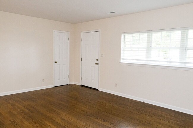 2410 Hickory Valley Rd